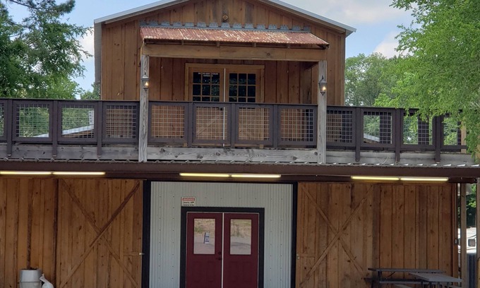 Montgomery Apartment | Private Barn Apt Located in a Luxury All Adult RV Resort