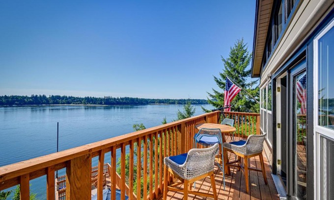 Olympia House | Private Beach at Waterfront Harstine Island Escape