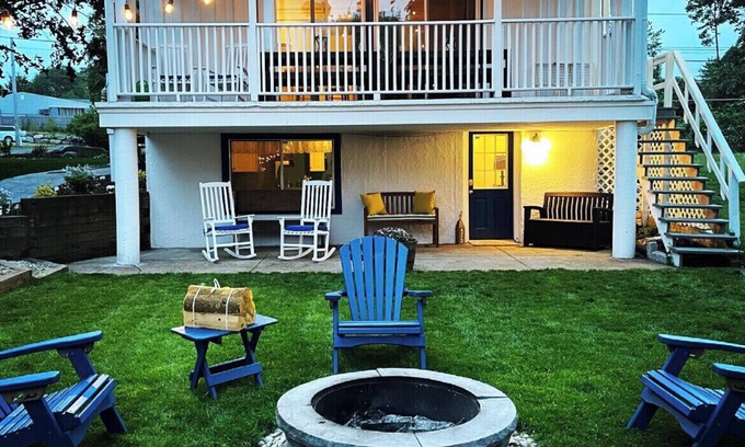 Bonnet Shores House | Private beach; firepit, outdoor shower, AC, two kitchens, laundry, covered patio