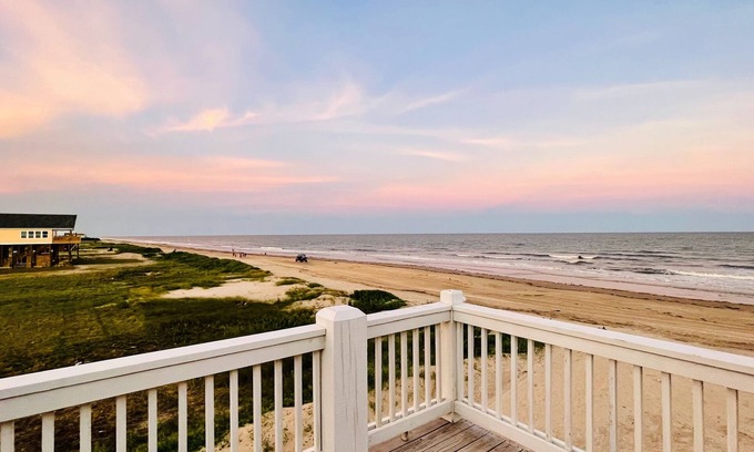 Gilchrist House | Private Beachfront Rental on Bolivar Peninsula – Clean, Quiet & Steps to Sand
