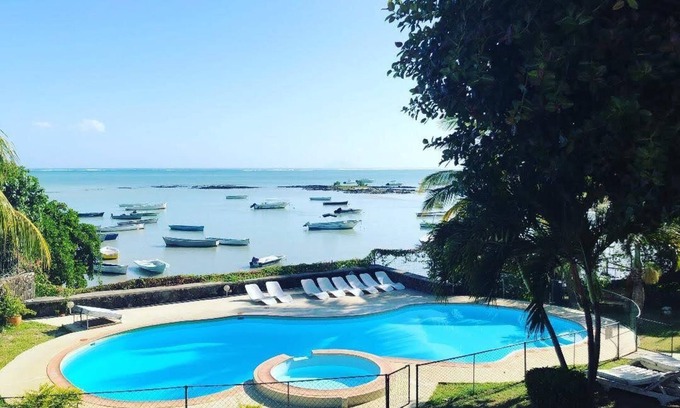 Grand Gaube Villa | Private beachfront bungalow with pool and garden - by feelluxuryholidays