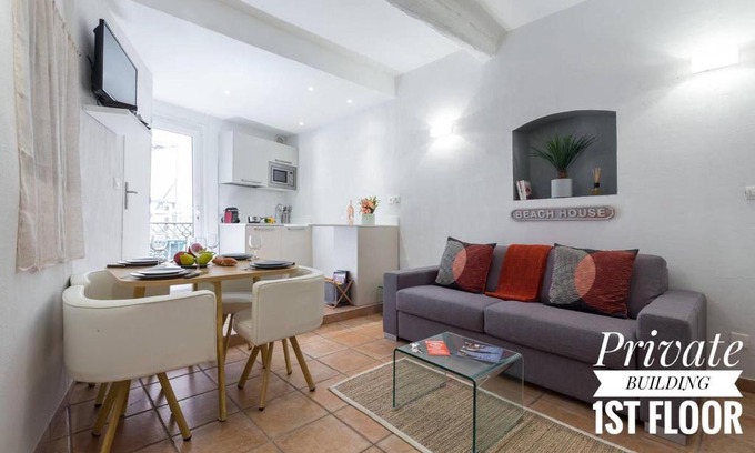Old Town Apartment | PRIVATE BUILDING, 4 APTS, UNIQUE AT NICE- OLD TOWN