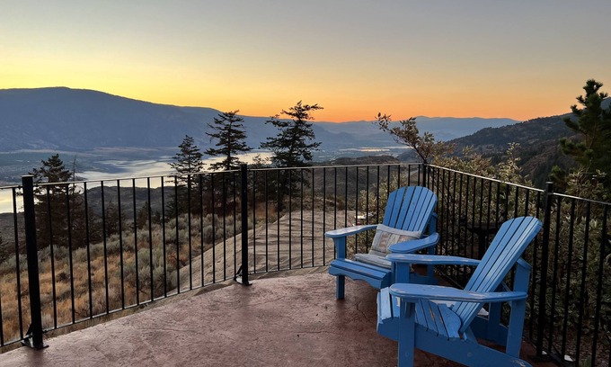 Okanagan-Similkameen House | Private bungalow nestled in the west hills above osoyoos