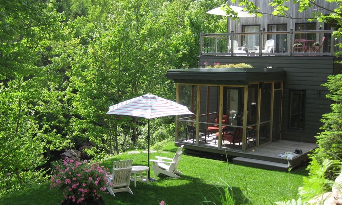 Saint-Brigitte-de-Laval House | Private modern cottage with stunning scenery and direct water access