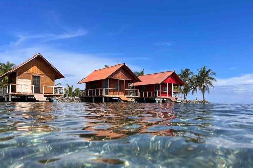 Carti Tupile Cabin | Private Cabin Over the Water PLUS Meals - San Blas Islands - private bathroom