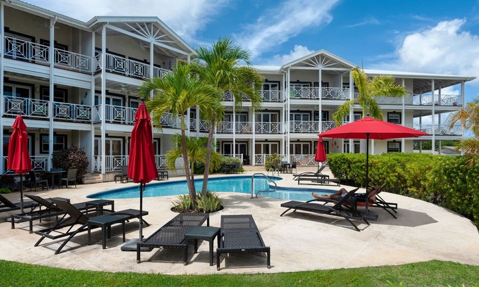 Weston Apartment | Private Condo, Sea View & Walk To The Beach!