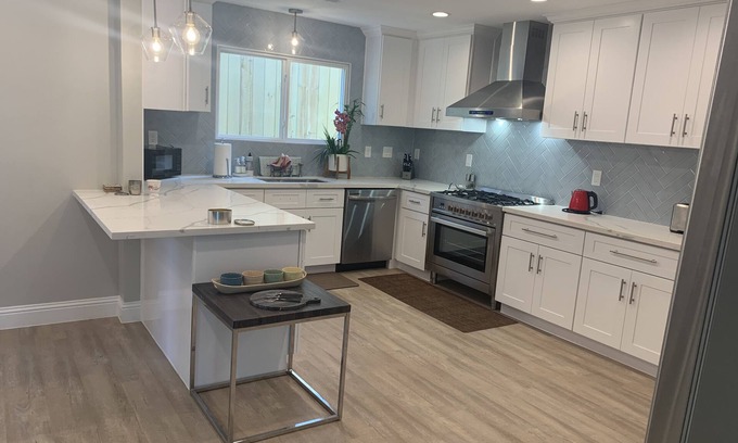 Texas Medical Center Cottage | Private Cottage near the Texas Medical Center