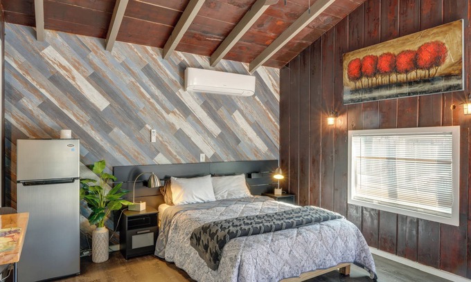 Frazier Park Apartment | Private Deck & Views: Frazier Mountain Cabin