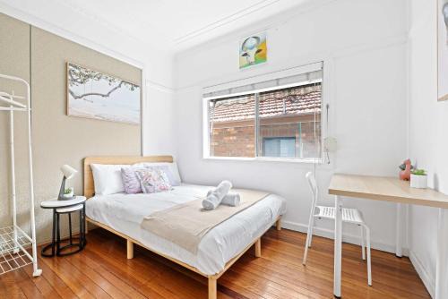 Ryde House | Private Double Room - Centrally Located At Ryde - Shared Bathroom
