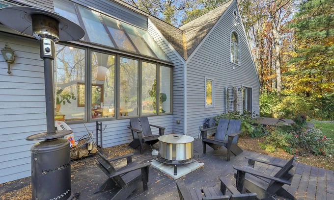 Glendale House | Private estate with heated pool, guest house and incredible views