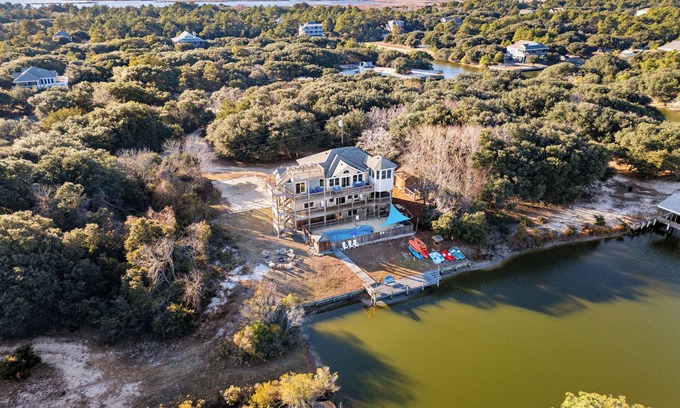 Carova Beach House | Private family-run waterfront beach house near Carova firehouse on 4x4 beach.