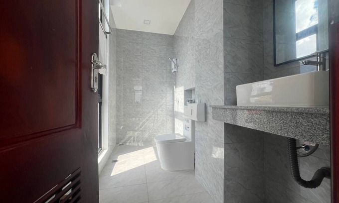 Chamkar Mon House | Private floor condo in the heart of Phnom Penh with WiFi, AC, Parking and more!