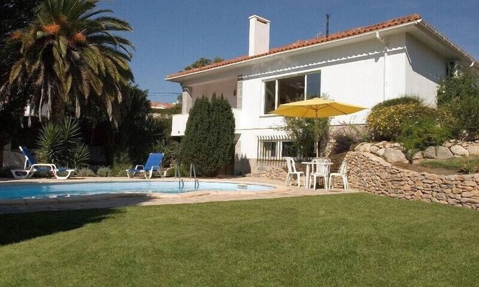 Galamares Villa | Private heated pool, open view, 5 min. to beaches & Sintra, walk to shop & cafes
