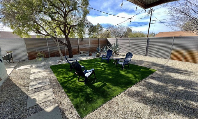 Blenman-Elm House | Private Home- 5 min from U of A, Downtown And Banner UMC