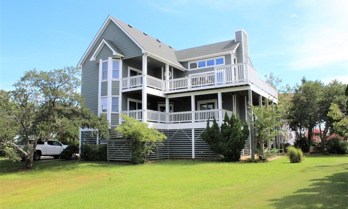 Manteo House | Private Home | Dock Space | Two Bikes | Screened Porch