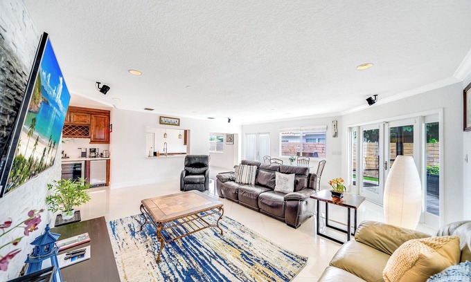 Lighthouse Point House | Private Home! Large Open Backyard+Close 2 Beach!