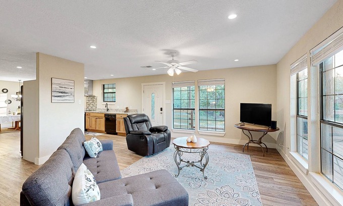 Pipe Creek House | Private home with hill country views, open layout, W/D, central AC, & patio