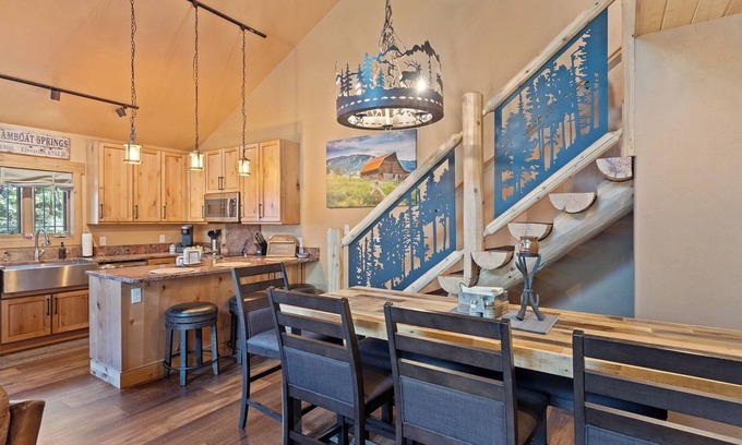 Steamboat Springs House | Private Hot Tub - Huge Covered Deck- Garage - On Ski Bus Route
