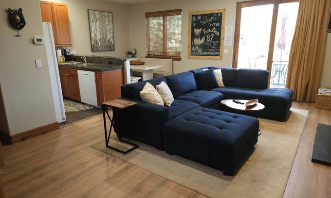 The Highlands House | Private Hot Tub, MountainScape Chalet! Paradise!