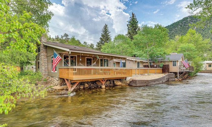 Estes Park Cabin | Private Hot Tub - Riverfront Cabin In Estes Park!