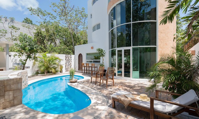 La Veleta House | Private House with guest casita, pool & gardens