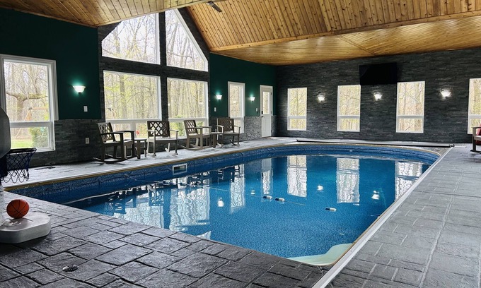 Brooklyn House | # Private Indoor Pool # Sleeps 27