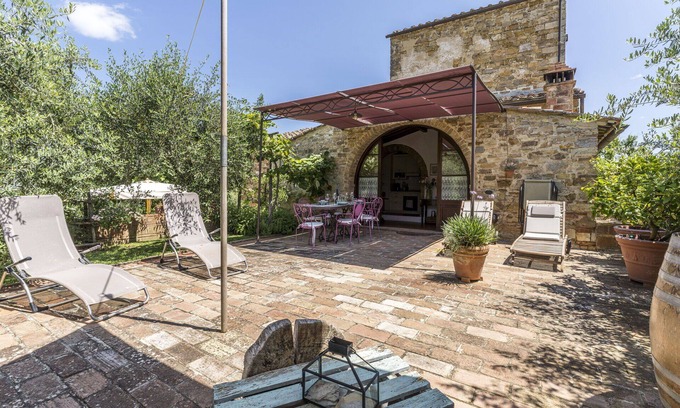 Poggibonsi Villa | Private Villa with A/C, WIFI, pool, TV, veranda, panoramic view, parking, close to San Gimignano