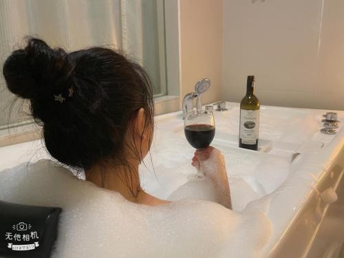 Taman Kobena Apartment | Private Jacuzzi Staycation at KL City 712
