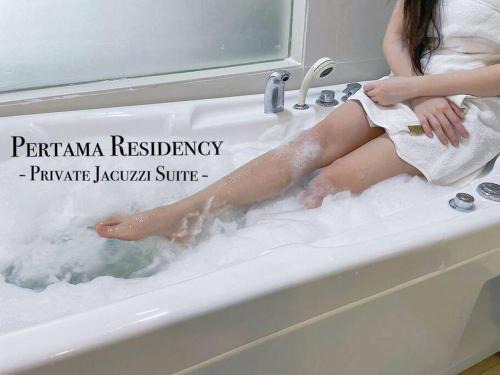 Taman Kobena Apartment | Private Jacuzzi Staycation at KL City 921