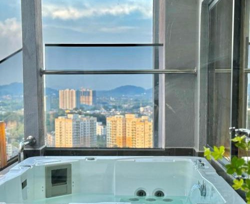 Taman Melaka Raya Apartment | Private JACUZZi with Outdoor Cinema 7pax-Jonker