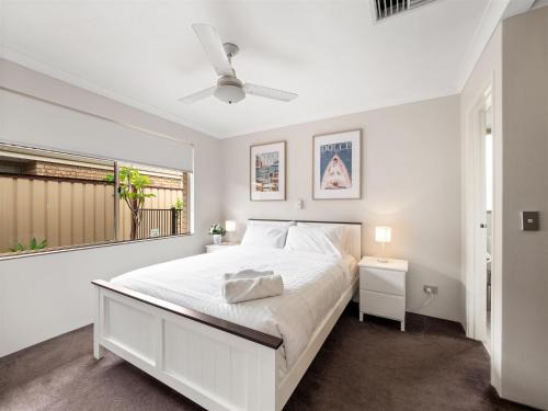 South Yunderup House | Private Jetty Dolphins Family Pets-canal Life