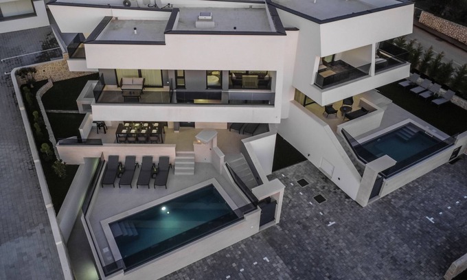 Novalja Villa | Private luxury villa with pool, sauna, and gym