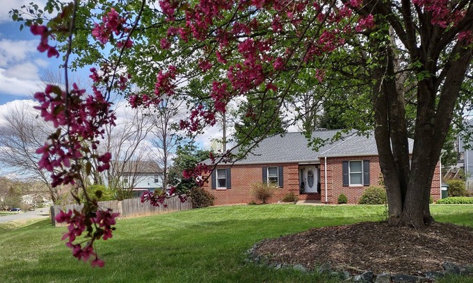 Stafford House | Private Main Level of 3 BR Home Near Quantico