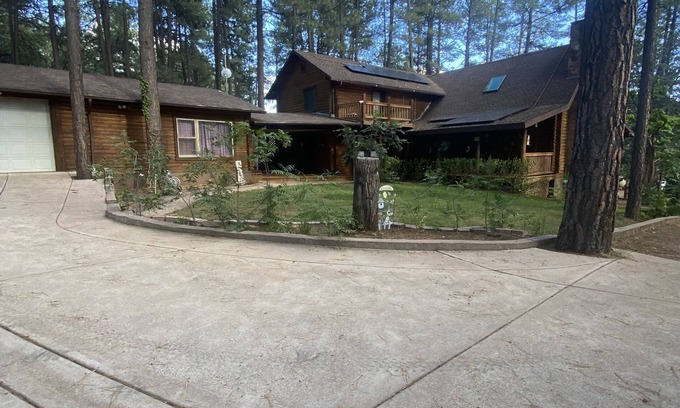 Strawberry House | Private Mountain True Log Cabin Retreat with 2 Master Bedrooms