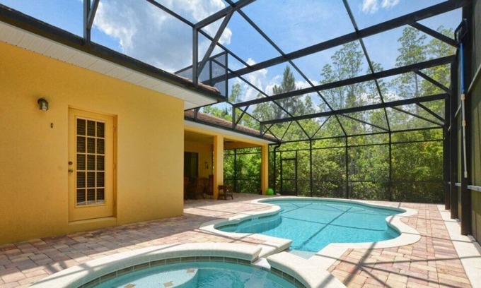 Calabria House | Private Oasis w/Pool & Spa, Great Location, Pool Table, Free Wifi, Close to Restaurants, Shopping and Theme Parks!