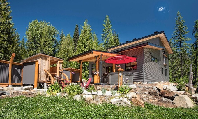 Rossland House | Private oasis with sauna and hot tub @ Red Mountain