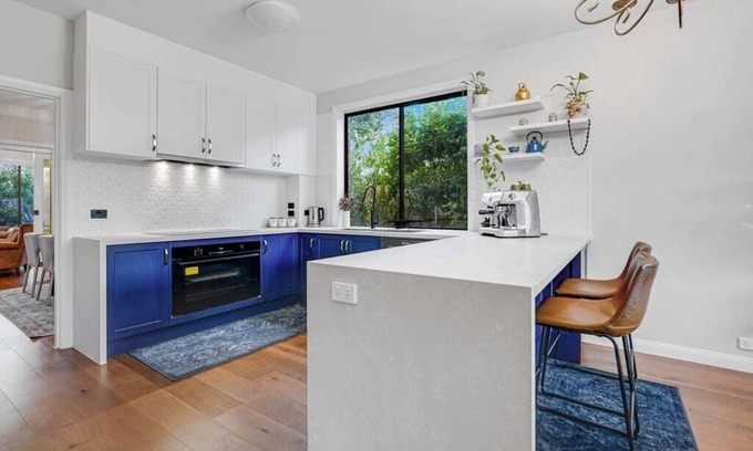 Keysborough House | Private Paradise in Keysborough with pool
