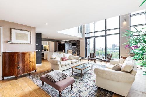 Wandsworth Apartment | Private Penthouse Above the Crowds