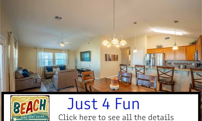 Port Aransas House | Private Pool! Close to the Beach, Lots of Parking, Boats OK King bed