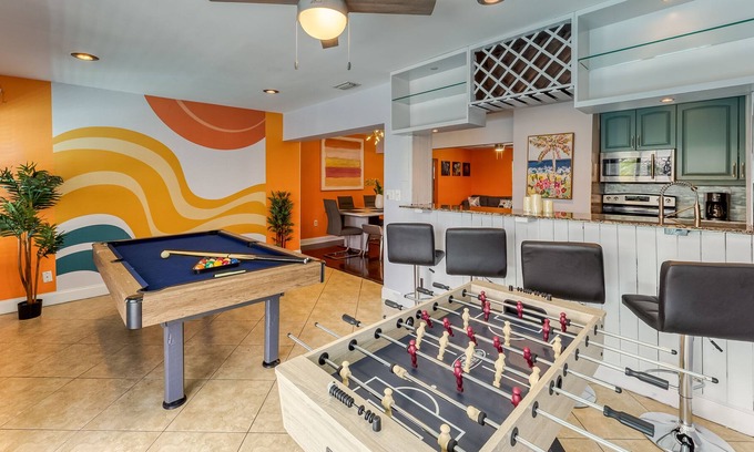 Central Corals House | Private pool home & guesthouse with games / 2 miles from BEACHES