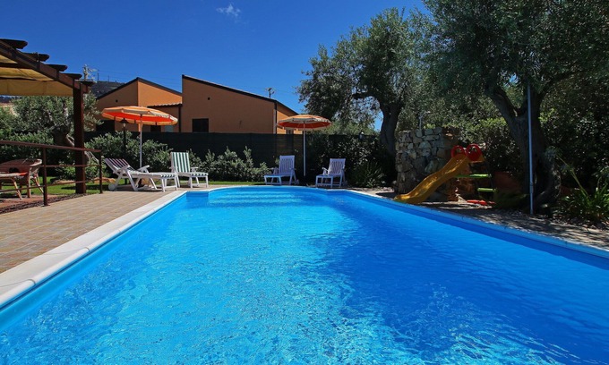 Capo Villa | Private pool, large Garden, Terrace, Air conditioning, Wi-Fi, near the Sea.