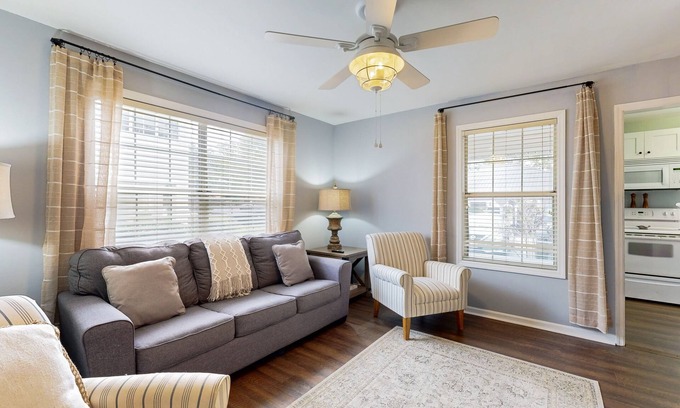 Saint Simons Heights Condo | Private retreat with access to community pool & nearby entertainment