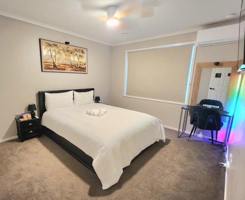 Craigieburn House | Private Room 1- The Minimalist Escape