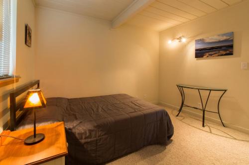 Monta Loma House | Private Room with Shared Bath