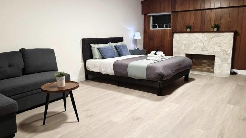 Fraserview House | Private Room with Shared Washroom in Homestay