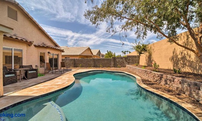 The Islands House | Private Sonoran Oasis with Heated Pool Near Hiking!