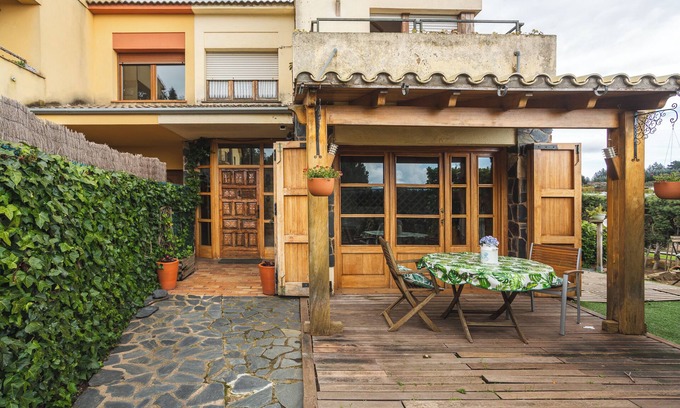 Sant Hilari Sacalm Cottage | Private Studio 'Can Mussol' with Terrace, Balcony and Wi-Fi