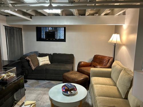 Downers Grove Apartment | Private Studio Apartment-Pet Friendly