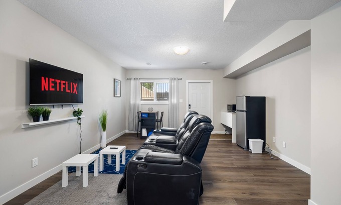 Jasper Place Apartment | Private Suite*Fenced Yard*WEM*Free Parking*Wi-Fi