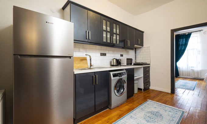 Tophane Apartment | ★Private Terrace ★5 mins to GALATA TOWER ★Stunning Views